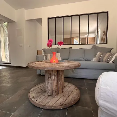 Maisonnette Indépendante Avec Jardin/patio Hébergement de vacances