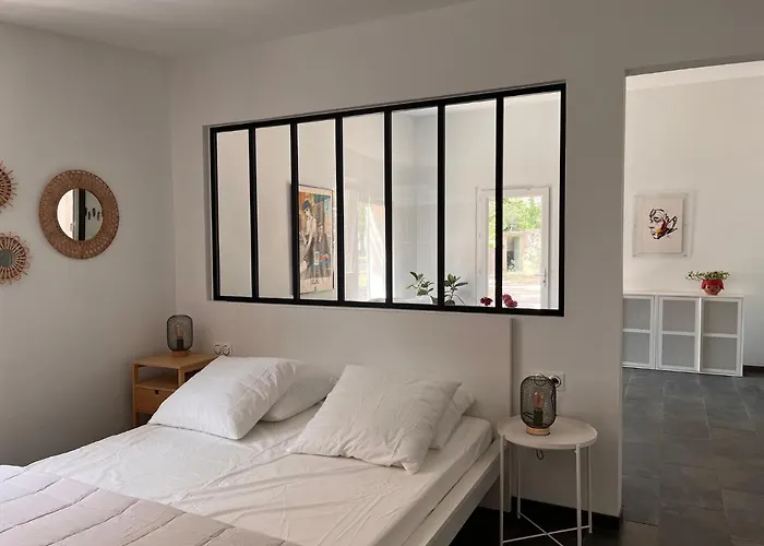 Hébergement de vacances Maisonnette Indépendante Avec Jardin/patio